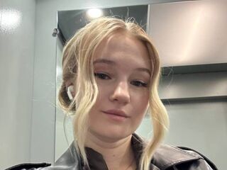 hot strip tease webcam PortiaFukushima