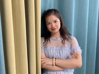 sexy webcamgirl QiYaTing
