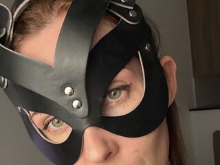 live strip tease show QtKaty