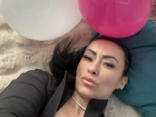 naughty camgirl fingering pussy Reeyna