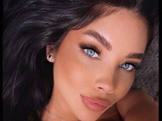 cam girl showing tits Ryva