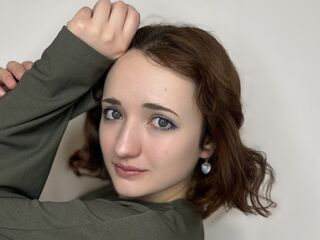 mastubating web cam girl SaundraTowler