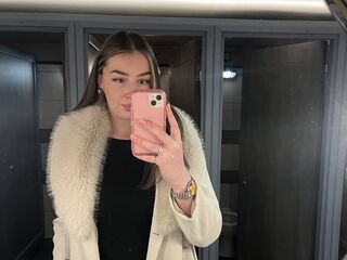 hot webcamslut SweetChloex
