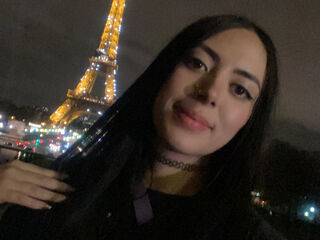 camwhore fingering shaved pussy TifaRise