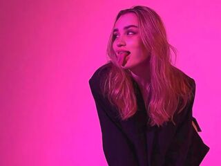 hot naked camgirl TobieMcgillis