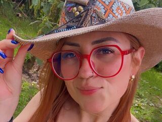 naked camgirl fingering pussy VictoriaFalon