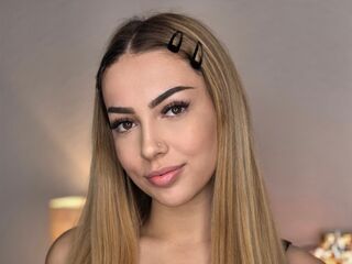 hot cam girl masturbating with vibrator ZaraPlaya